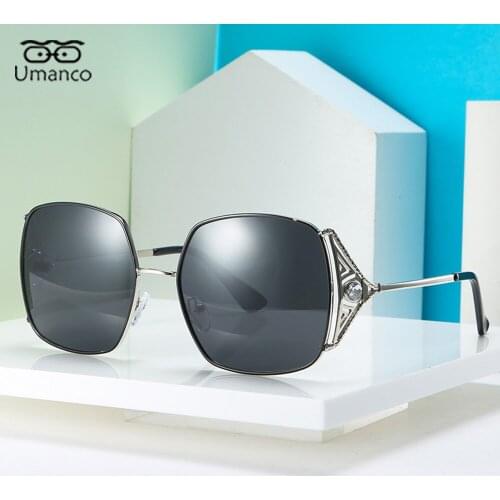 Oversized Sunglasses for Women Hollow Rhinestone Metal Frame Gradient UV400 Glasses Female Ladies Travel Beach Gift Eyeglasses