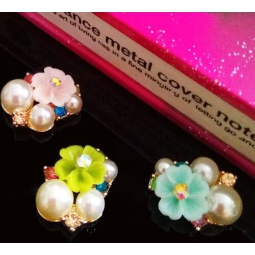 2017New 60Pcs Resin Flowers Rhinestone Pearl Buttons for Wedding Decoration and DIY Hair Accessories RM64