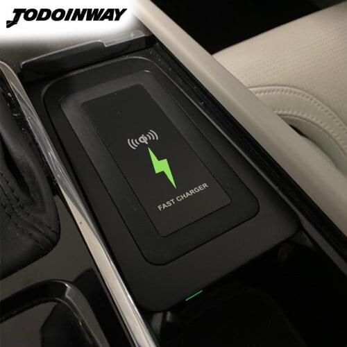 Car qi wireless charger for Volvo XC90 XC60 C60 V60 2019 cordless charging board V90 S90 2018 fast charge embedded for iphone se