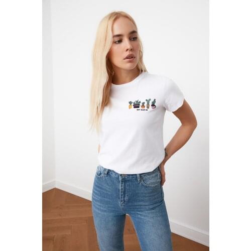 White Embroidered Basic Knitting Cactus T-Shirt Casual Women Fashion Cutout Casual Design