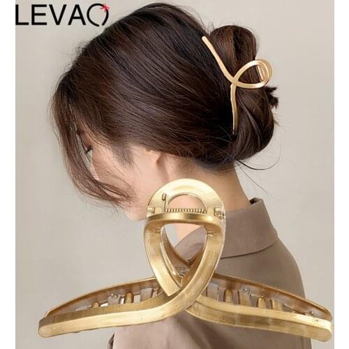 LEVAO Acrylic Hair Clip Claws Oversize Makeup Thick Hair Accessories for Women Korean Black White Barrette 2021 New Hair Grips