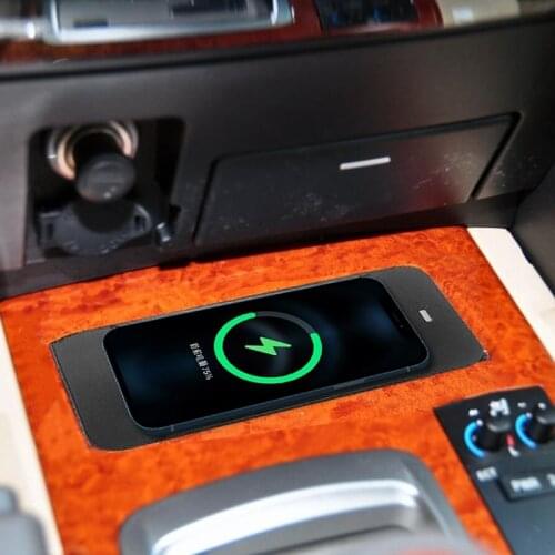 15W fast charging QI car wireless charger phone charger charging plate charging holder for Toyota LAND CRUISER 2010-2015