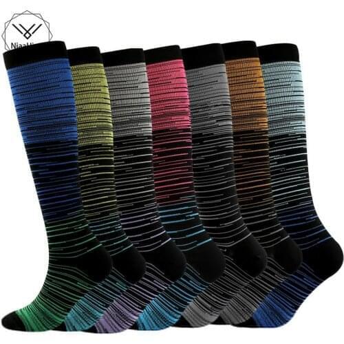 NiaaHinn Mens Socks