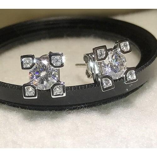 Huitan Delicate Cubic Zirconia Ear Piercing Stud Earrings Modern Design Women Earrings Fancy Fashion Wedding Jewelry Accessories