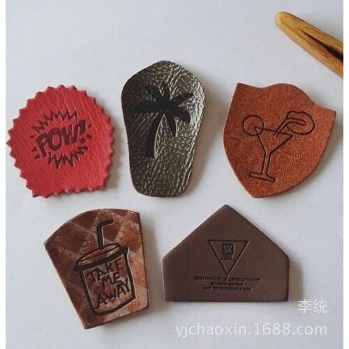 100pcs/lot Pu Embossed Leather Label Leather Label Tag Trademark Drink Flower Letter Jeans Clothing Decoration
