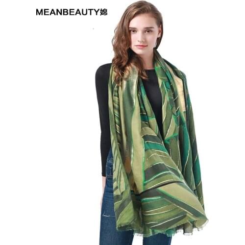 2021 New Ffall and Wwinter Hot Gold Printing Scarf High Quality Bbrand Womens Sscarf Headscarf Shawl Soft and Comfortable