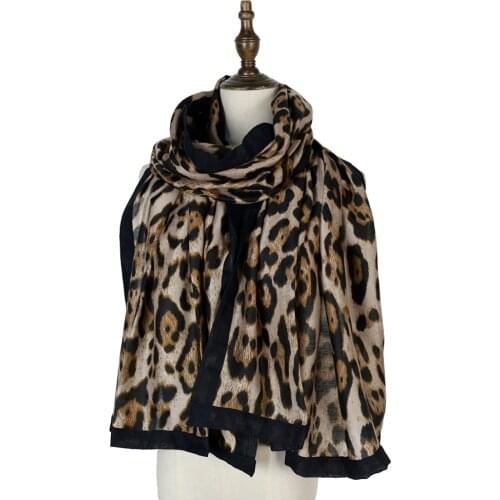 Stole Tassel Hijabs Sjaal Head Cover Bandanas Leopard Sexy Scarfs Mujer Shawls Fashion Capes Echarpe Wrap Neck Wear