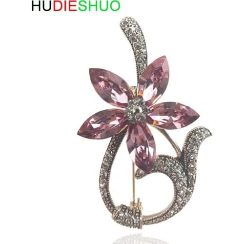 HUDIESHUO Vintage Brooches Women Evening Party Clothes Brooch Retro Austrian Crystal Flower CZ Brooches Female