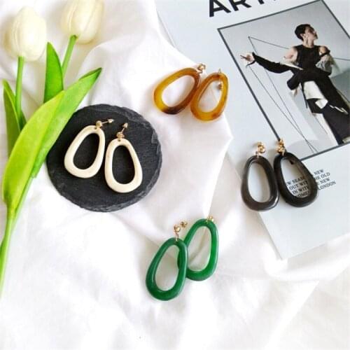 Geometric Retro Earrings South Korea Personality Temperament Simple Personality Irregular Circular Crystal Acetate Earrings