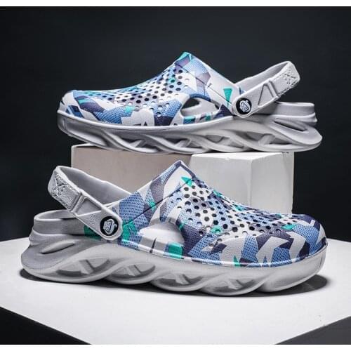 Light Mens Slippers 2021 Summer Chef Shoes for Men Outdoor Wading Sandals Soft Beach Antiskid Sports Mens Slippers Platform