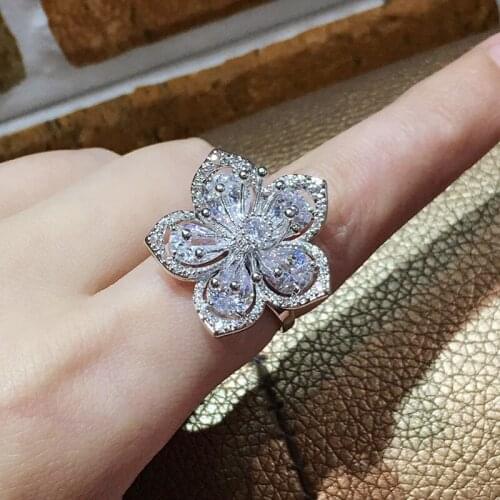 Popular creative large petal crystal jewelry female ring wedding party birthday gift jewelry