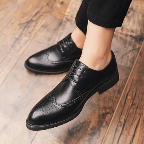 Men PU Leather Oxford Boots British Style Male Casual Lace Up Brogue Shoes Retro Carved Flower Brogue Shoes Sapatos Masculino IV