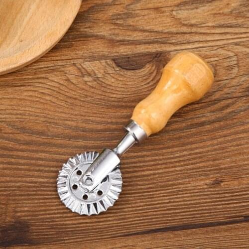 Ravioli Stamp Set, Ravioli Cutters with Wooden Handle and Fluted Edge Pastry Cut