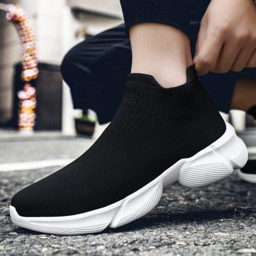2020 spring and autumn breathable one-stretch stretch socks shoes casual sports shoes overshoes high-top Korean mens shoes