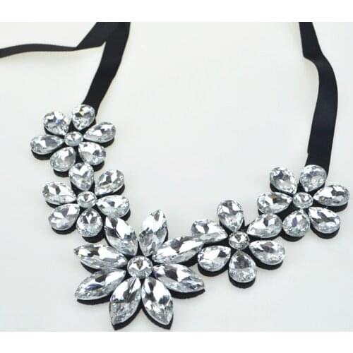 Handmade Sweet style of Japanese style statement necklace & trendy flower crystal choker collar necklace for wedding or party