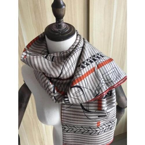 2020 new arrival autumn winter classic chain 140*140 cm animal scarf 65% cashmere 35% silk scarf wrap for women lady girl