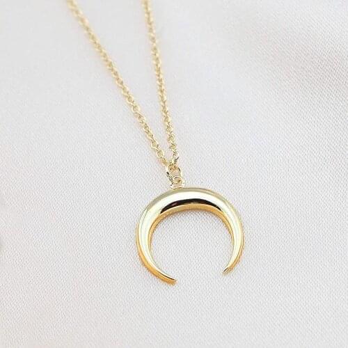Fashion Simple Moon Pendant Womens Necklace O-chain Crescent Short Necklace Party Jewelry Anniversary Girlfriend Birthday Gift