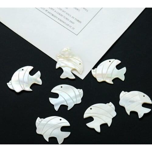 5PCS Fish Shape Natural Shell Charms Pendant White Mother of Pearl Seashell Loose Spacer for Jewelry Making Accessories Necklace