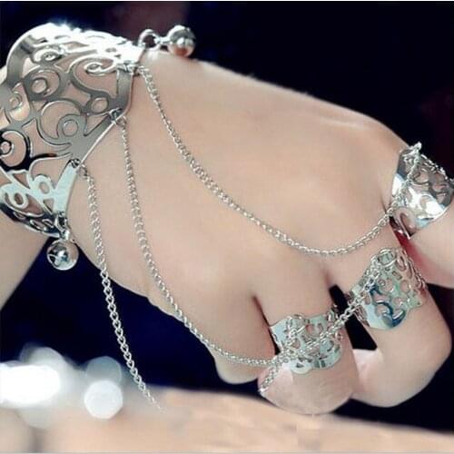 Retro Exaggerated Carved Hollow Bracelet Multilayer Tassel Chain Link Finger Bracelet Bracelet Ring Ladies Jewelry Accessories