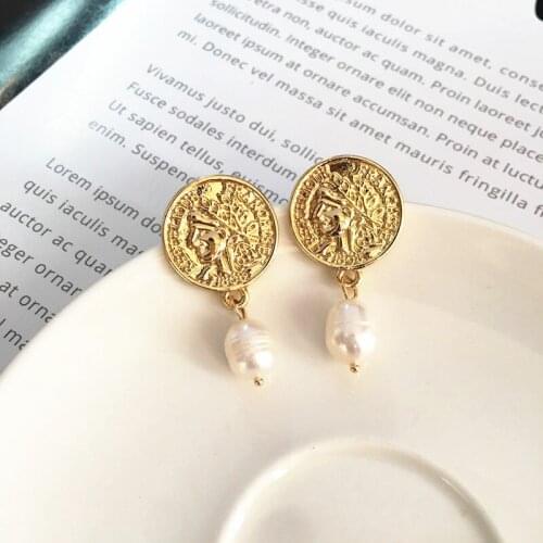 Free shipping 10 pair /lot high quality fashion pearl coin earring