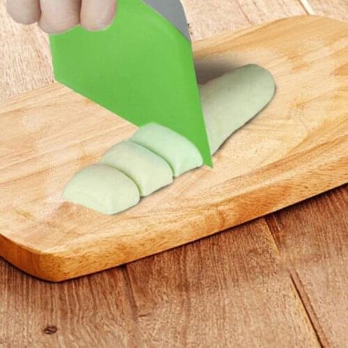 DIY Baking Utensils Plastic Cream Smooth Cake Spatula Dough Cutter Scraper Pastry Tool Kitchen Butter Knife Dough Cutters Supply