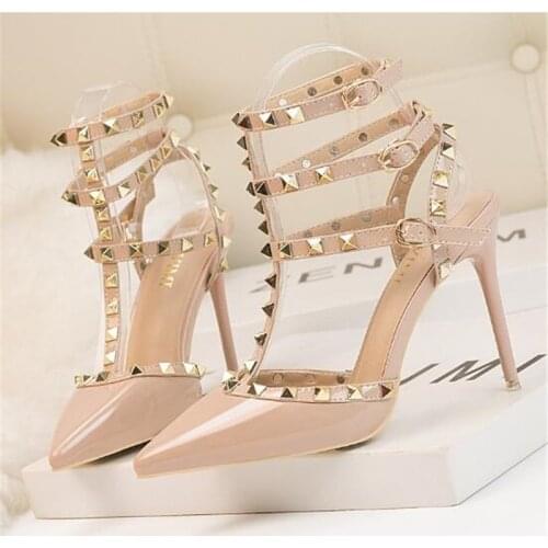 Roman Fashion Rivet Sandals 10CM PUMPS Woman Shoes Sexy Nightclub Stiletto Heels Patent-leather Metallic Rivet Hollow