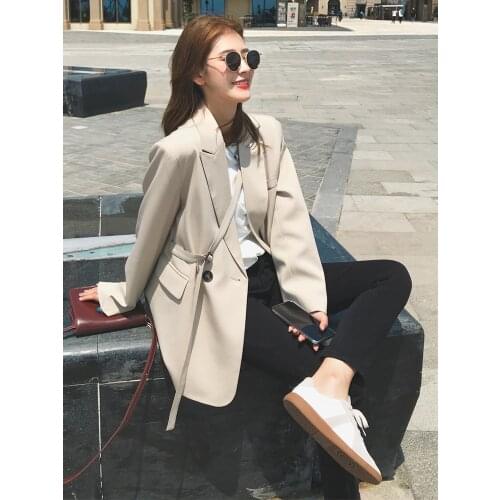 Small suit jacket female 2021 spring new Korean version of the British style net red suit design sense niche top