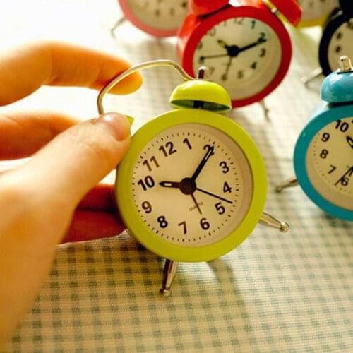 Antique Style Mini Alarm Clock Electronic Round Number Double Bell Desk Durable Digital Quartz Clock Retro Cute Home Decoration