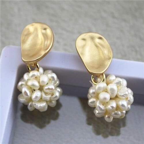 Silver needle handmade freshwater pearl earrings Korean fashion temperament exquisite fog face gold irregular Earrings