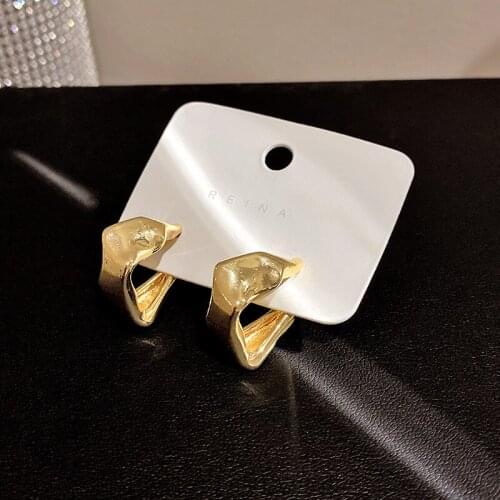 Korea Fashion Vintage Irregular C-shaped Gold Metal Hoop Earrings for Women Minimalist 2021 New Aesthetic Simple Jewelry