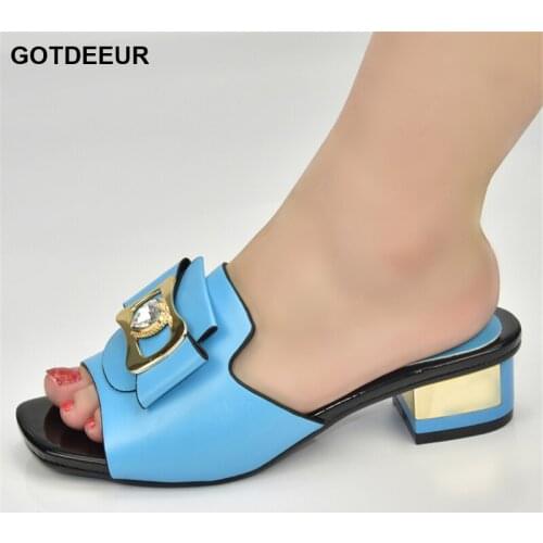 Latest Ladies Shoes Summer Slippers Good Quality Nigerian Party Pump Italian Low Heels Women Shoes Decorated with Rhinestone