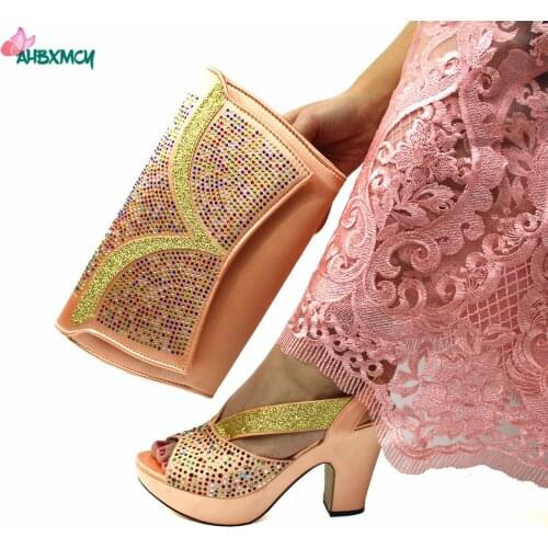 2021 Winter New Arrivals Nigerian Design Shoes and Bag to Match in Peach Color Decorate with Rhinestone for Wedding Party