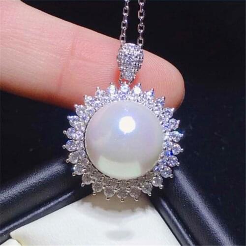 Unique Female White Pearl Pendant Necklace Luxury Silver Color Chain Necklace For Women Cute Crystal Flower Wedding Necklace