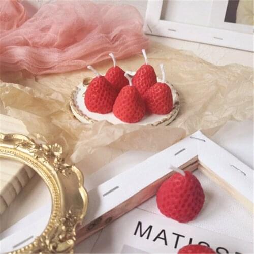 Korean Style Strawberry Candle Fragrance Handmade Soybean Wax Bedroom Decoration Creativity Nordic Lovely Furnishings Props