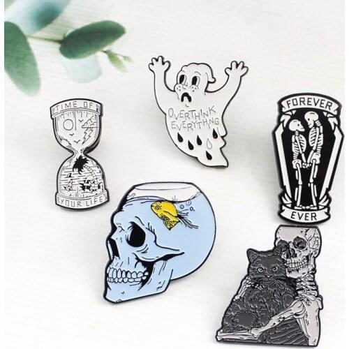 Hourglass TIME OF YOUR LIFE Couple Skeleton Cat Brooch Skull Fish Tank Ghost Enamel Pin Leather Shirt Badge Halloween Jewelry