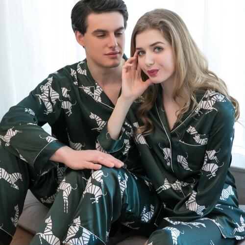 Couples Long Sleeve Pajamas Girls Ice Silk Sexy Sleepwear Mens Silk Homewear 2pcs Cardigan Mens Home Suit Plus Size D-2169