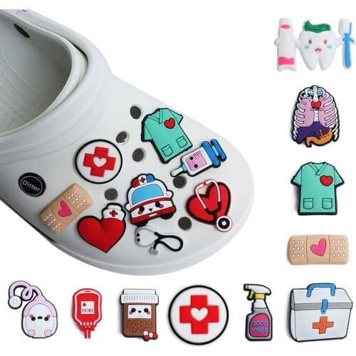 Single Sale 1pcs Medical Supplies PVC Shoe Charms Cute Stethoscope Syringe Shoe Buckle Decoration Jibz fit Croc Kids X-mas Gifts