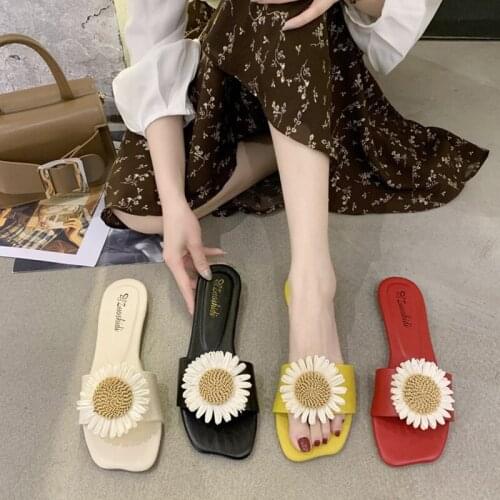 2021 New Women Sandals Small Daisy Flat With Beach Anti-Skid Summer Women Sandals & Slippers Fashion Wear Female Sandals NVLX168