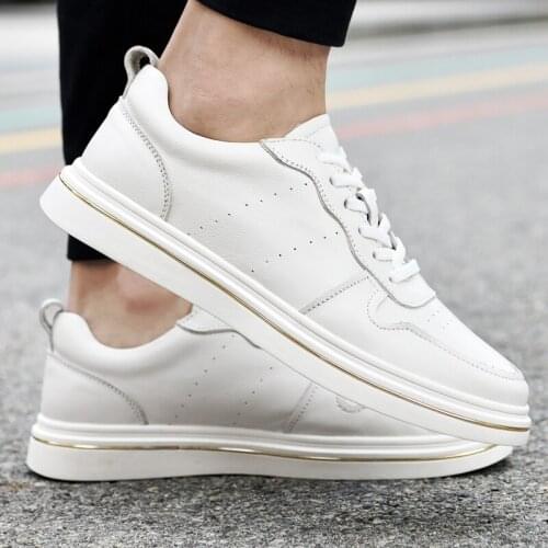 2021 hot New shoe Fashion Men Lightweight Lace-up White Sneakers Men Genuine Leather Comfortable Flat Breathable shoes Rubber