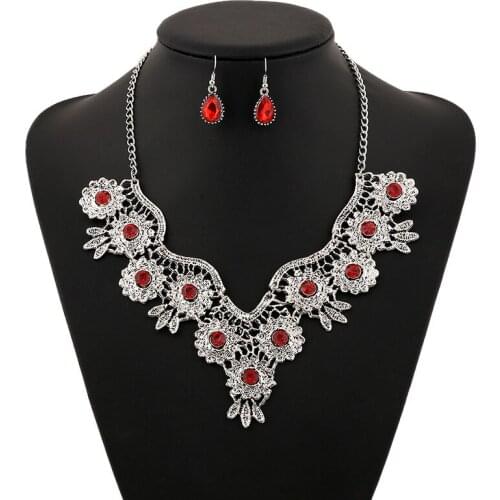 LZHLQ Vintage Hollow Flower Rhinestone Necklace Trendy Women Metal Plated Chain Necklaces Ethnic Carving Jewelry Accessories