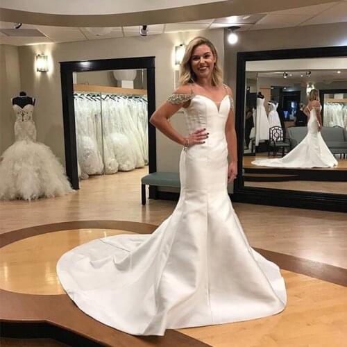 Junoesque Sexy Mermaid Wedding dresses Boat Neck Chapel Train Sleeveless Covered Button Bridal Dress Beaded Wedding Gowns