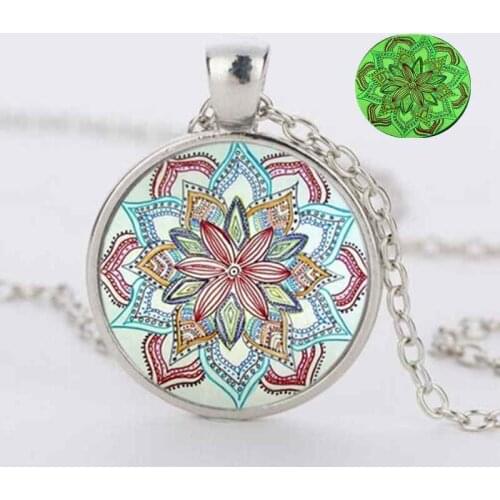 2019 new luminous crystal jewelry necklace mandala flower pendant necklace