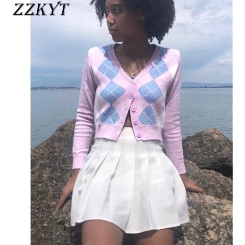 ZZKYT Vintage Geometric Rhombic Pink Cardigan Sweater Women Fashion Autumn Warm Long Sleeve Outerwear Chic England Style Tops