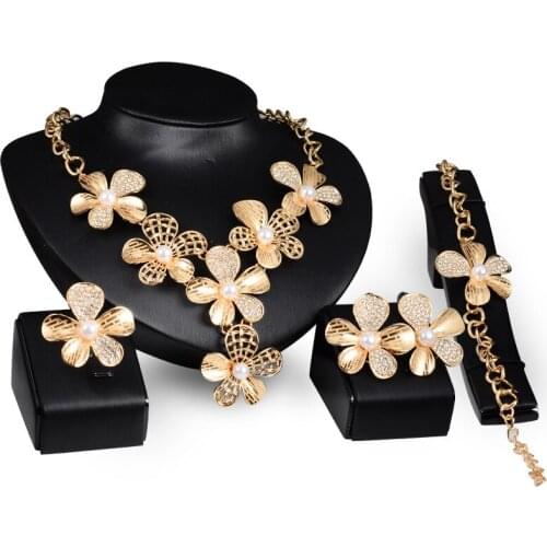 Luxury Gold Metal Flower Pendant Statement Earrings Africa Women Wedding Jewelry Set Vintage Crystal Collar Bracelet Jewelry Hot