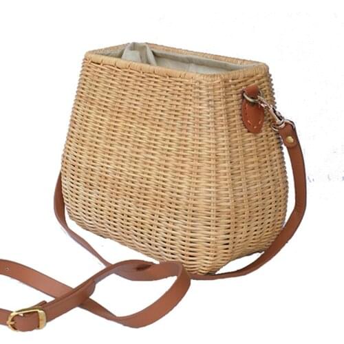 New style pear-shaped beige rattan bag with shoulder strap for ladies rattan casual crossbody bag with lining fabric fashion bag