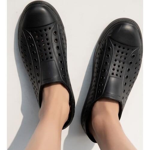 Hole Sandals Men Shoes Clogs Women Sandalias Zapatos De Hombre Sandles Unisex Beach Sandals Woman Water Slippers New