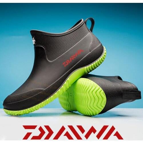 Daiwa 2020 Non-slip Outdoor Shoes New Warm Waterproof Fishing Shoes DAWA Fashion Rain Boots Outdoor Shoes Size 35-44