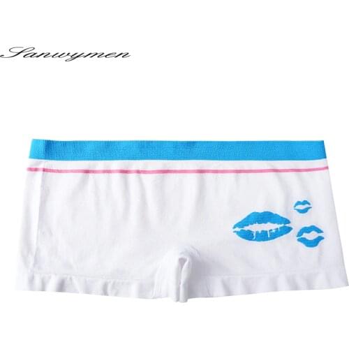 Womens Flat Angle Four-corner Pants Safety Mid-rise Panties Cartoon Pictures Lip Print Anti-light Safety Pants 2019 ST-JP3101