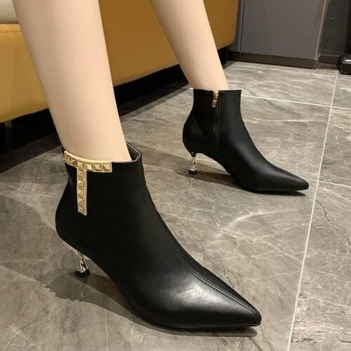 Fashion Martin Boots Female Stiletto Popular Autumn and Winter New Style French Fashion Rivet Simple Casual Pointed Short Boots