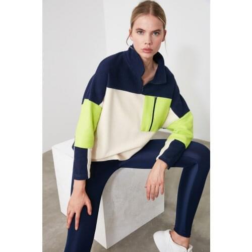 Trendyol With Color Block Pocket Detail Sports Sweatshirt TWOAW21SW0170
